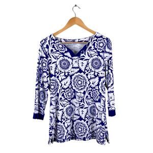 T By Talbots Womens Blue White Tunic UPF Size Medium Floral Summer Beach Vaca